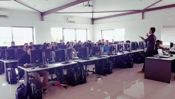 Matignon pousse l'esport à l'école pour 2026-2030, malgré les réserves du ministère de la  Santé