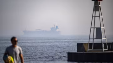 Navire suspect et sanctions : la Suède arrête le capitaine chinois d’un pétrolier lié à la « flotte fantôme » russe