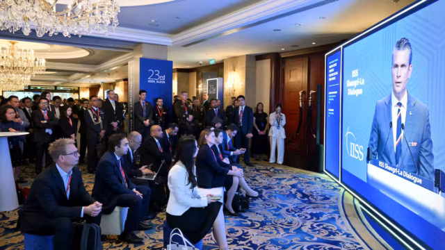 « Où est la Chine ? » : l’absence de Pékin au forum de défense de Singapour interroge les délégués — photo