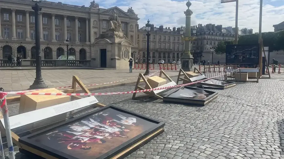 Place de la Concorde : l'exposition « Vivre ensemble », de Yann Arthus-Bertrand, vandalisée après la nuit de fête du PSG