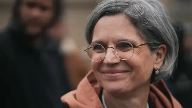 Présidentielle 2027 : Sandrine Rousseau exclut de voter Raphaël Glucksmann au premier tour