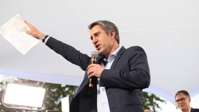 Présidentielle: François Ruffin avance en solo et se frotte déjà au mur des parrainages