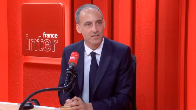 Raphaël Glucksmann prépare 2027 et prend ses distances avec Jean-Luc Mélenchon