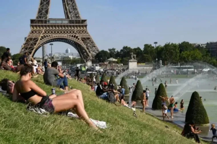 Records de chaleur, anticyclone et air venu du Maroc : la France frappée par un épisode exceptionnel