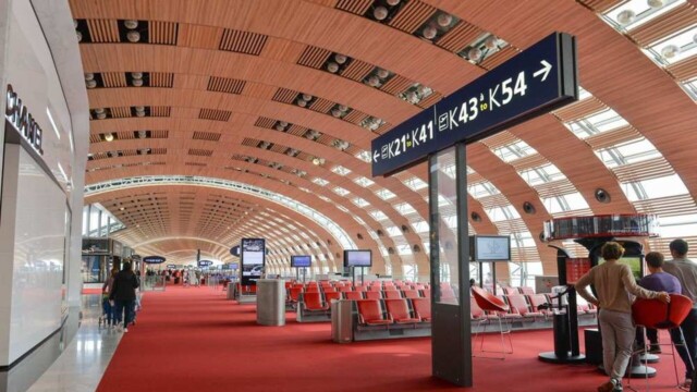 Roissy, le « Client Challenge » dans le viseur du Défenseur des droits Roissy, le « Client Challenge » dans le viseur du Défenseur des droits