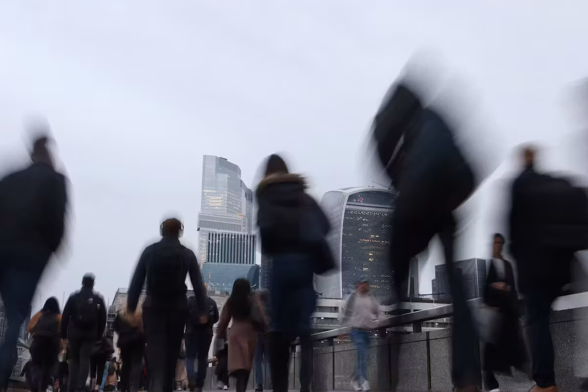 Royaume-Uni : Londres promet 300 000 places de formation pour éviter une « génération perdue » de jeunes