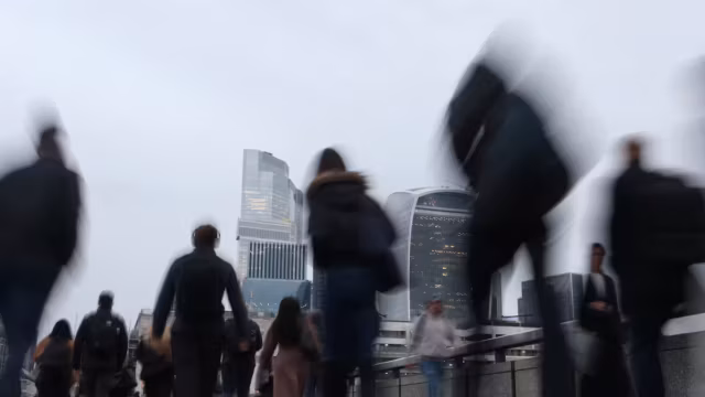Royaume-Uni : Londres promet 300 000 places de formation pour éviter une « génération perdue » de jeunes — photo