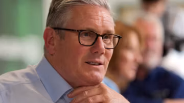 Royaume-Uni : Starmer riposte après les critiques sévères de Tony Blair contre son gouvernement