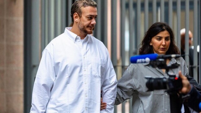 Saad Lamjarred condamné à cinq ans de prison pour le viol d’une jeune femme à Saint-Tropez Saad Lamjarred condamné à cinq ans de prison pour le viol d’une jeune femme à Saint-Tropez