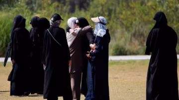San Diego : plus de 2 000 personnes rendent hommage aux victimes de l’attentat contre une mosquée