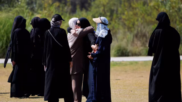 San Diego : plus de 2 000 personnes rendent hommage aux victimes de l’attentat contre une mosquée — photo