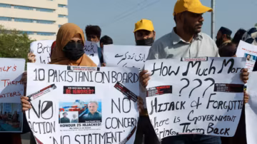 Somalie : des familles de marins pakistanais otages depuis 23 jours lancent un appel désespéré à leur libération