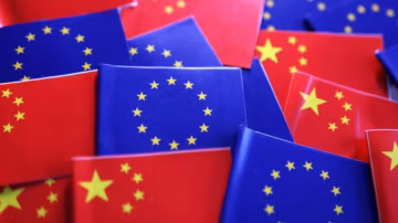 Tensions commerciales : Pékin dénonce fermement la nouvelle loi industrielle européenne visant les véhicules électriques
