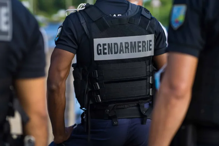 Tensions dans le Morbihan après une rave illégale, plusieurs gendarmes blessés