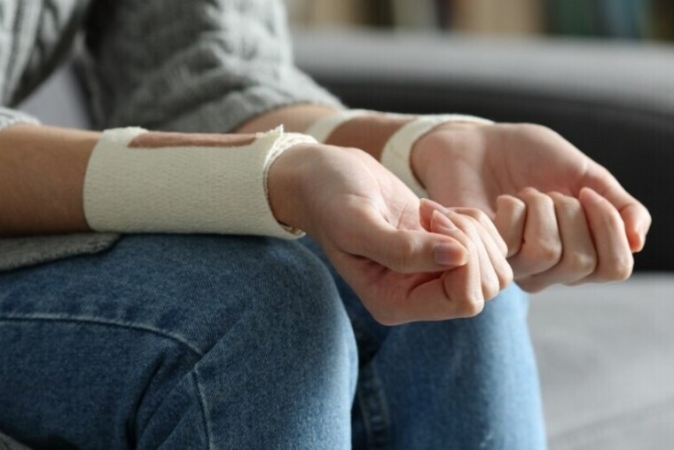 Tentatives de suicide : plus de 84 000 hospitalisations recensées en 2025