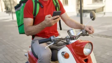Travail sur plateforme, le compte à rebours est lancé pour VTC et livreurs