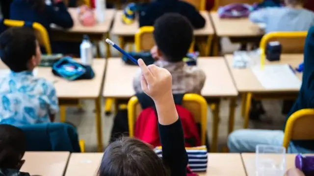 Trois personnes bientôt mises en examen après les violences dans le périscolaire parisien