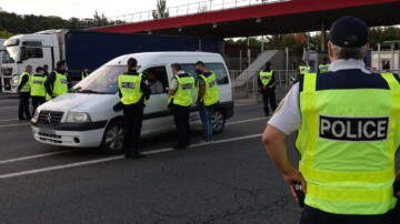 Un CRS traîné sur 40 mètres au péage de Bandol, une conductrice en garde à vue
