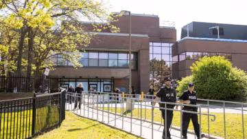 Un Canadien accusé d’avoir vendu un produit chimique mortel en ligne plaide coupable d’aide au suicide