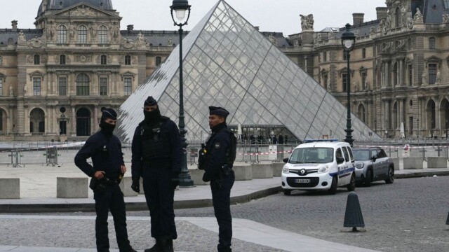 Un projet d’attentat visant le Louvre déjoué, une enquête ouverte par le PNAT