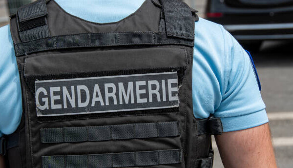 Un vaste stock d’armes et de drogues découvert chez un couple du Lot