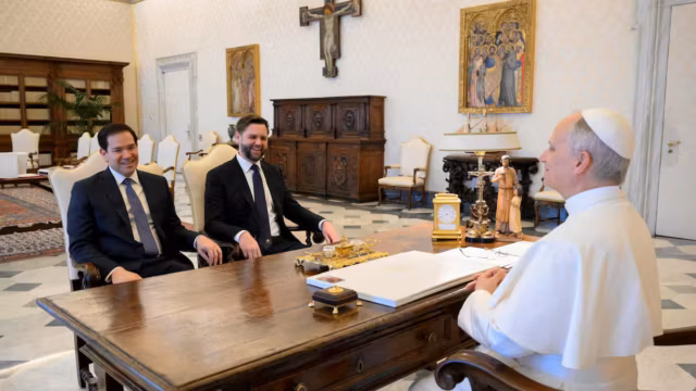 Vatican : un cardinal dénonce les attaques « étranges » de Trump contre le pape sur fond de tensions internationales
