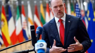 Washington durcit le ton : hausse des droits de douane sur les voitures européennes confirmée par l’administration Trump
