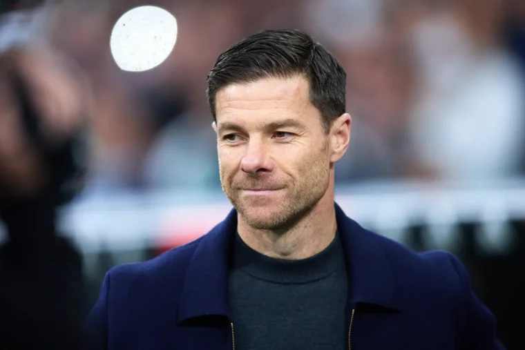 — Xabi Alonso officiellement nommé entraîneur de Chelsea pour quatre ans
