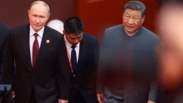 Xi Jinping reçoit Vladimir Poutine à Pékin pour afficher un front uni face aux tensions mondiales