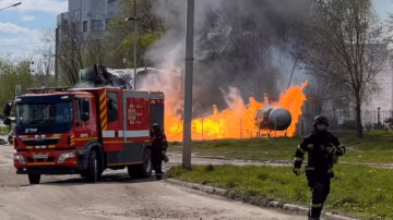Zelensky alerte sur une nouvelle stratégie russe : des attaques massives de drones désormais lancées en plein jour