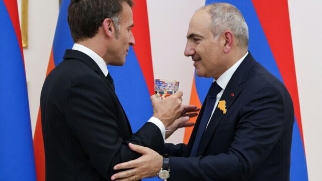 Emmanuel Macron signe un accord de partenariat stratégique avec l'Arménie