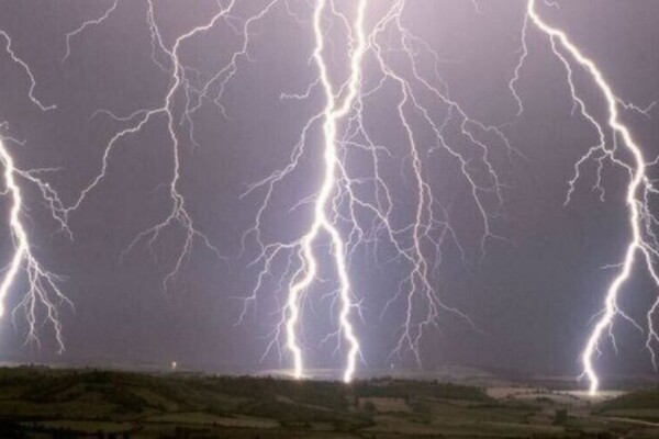 Météo : orages, fortes pluies et grêle… un dimanche très perturbé sur les trois quarts de la France