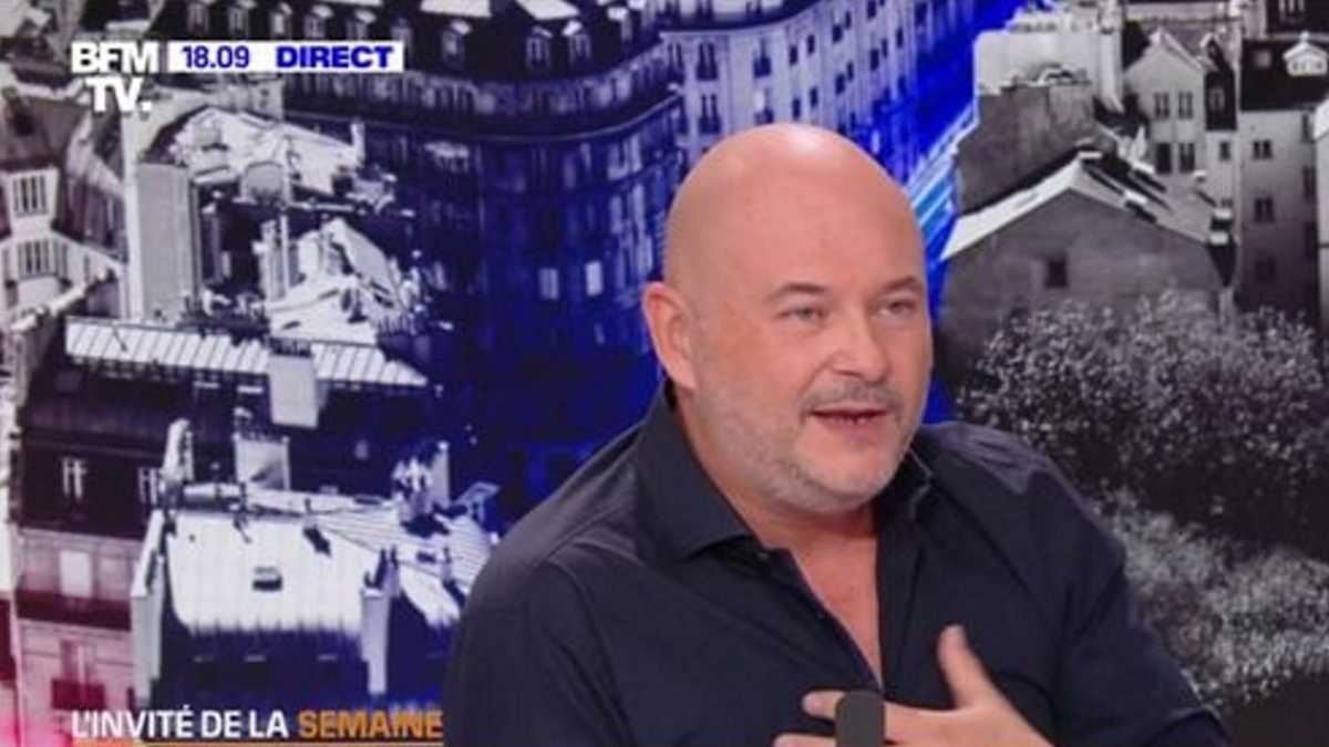 Tentative de chantage contre Cauet : la prévenue reconnaît lui avoir réclamé 30.000 euros