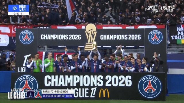 — Le PSG soulève son 14e trophée de champion de France à Jean-Bouin avant le derby face au Paris FC — Le PSG soulève son 14e trophée de champion de France à Jean-Bouin avant le derby face au Paris FC