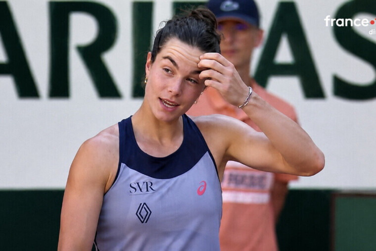 — La déception ! Loïs Boisson, demi-finaliste l’an passé, battue d’entrée à Roland-Garros