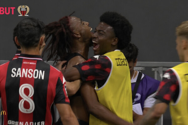 — Barrages L1/L2 : Nice domine Saint-Étienne 4-1 et assure son maintien en Ligue 1. Les Verts restent en Ligue 2