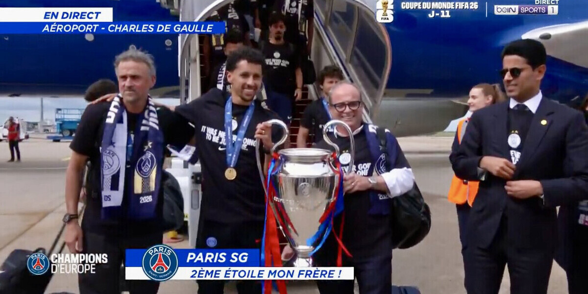 — Le PSG de retour en France avec la Ligue des champions : les joueurs ont atterri à Roissy, près de 100.000 supporters attendus au Champ-de-Mars