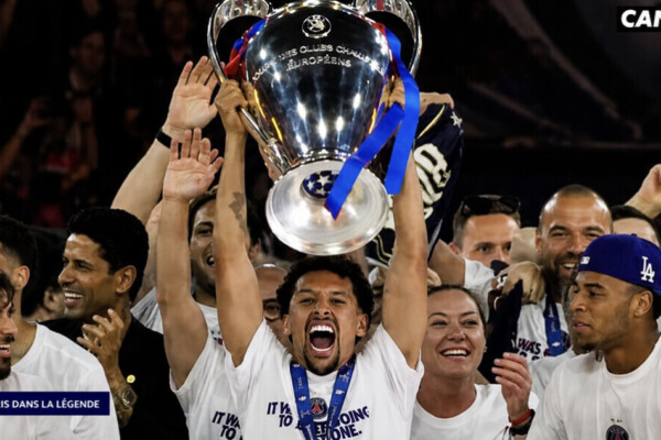 — Le PSG brandit sa deuxième Ligue des champions au Parc des Princes