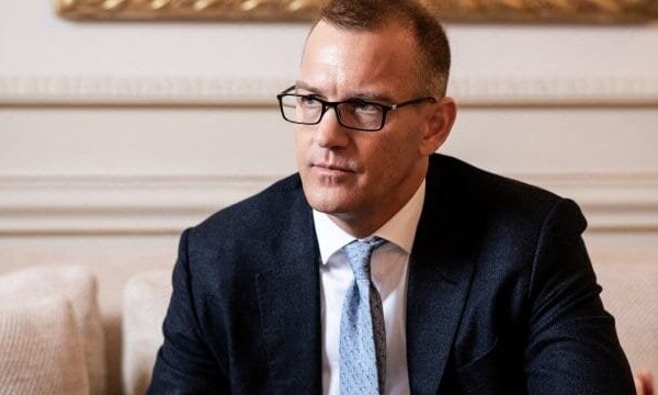 L'AMF valide l'OPA de Daniel Kretinsky sur Fnac Darty