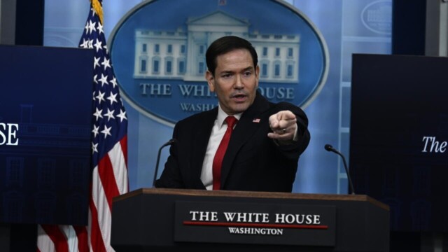 Marco Rubio à Rome pour apaiser les tensions entre Trump et le Vatican