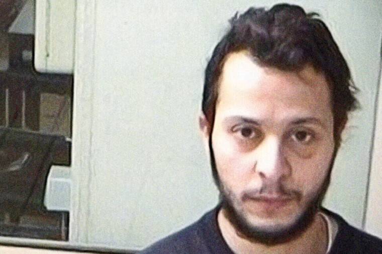 Según los informes, Salah Abdeslam atacó la casa del director de su prisión: la sala de visitas sin contacto permanece abierta.