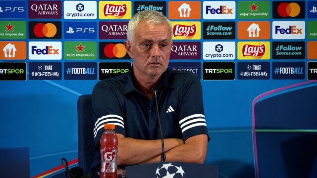 — Officiel ! José Mourinho rejoint le Real Madrid — Officiel ! José Mourinho rejoint le Real Madrid