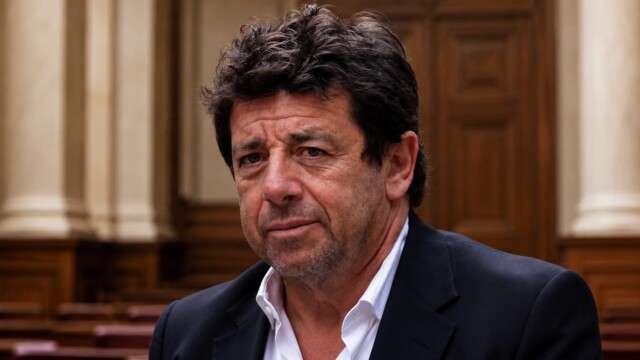 Patrick Bruel visé par deux nouvelles plaintes: le dossier judiciaire s’alourdit encore