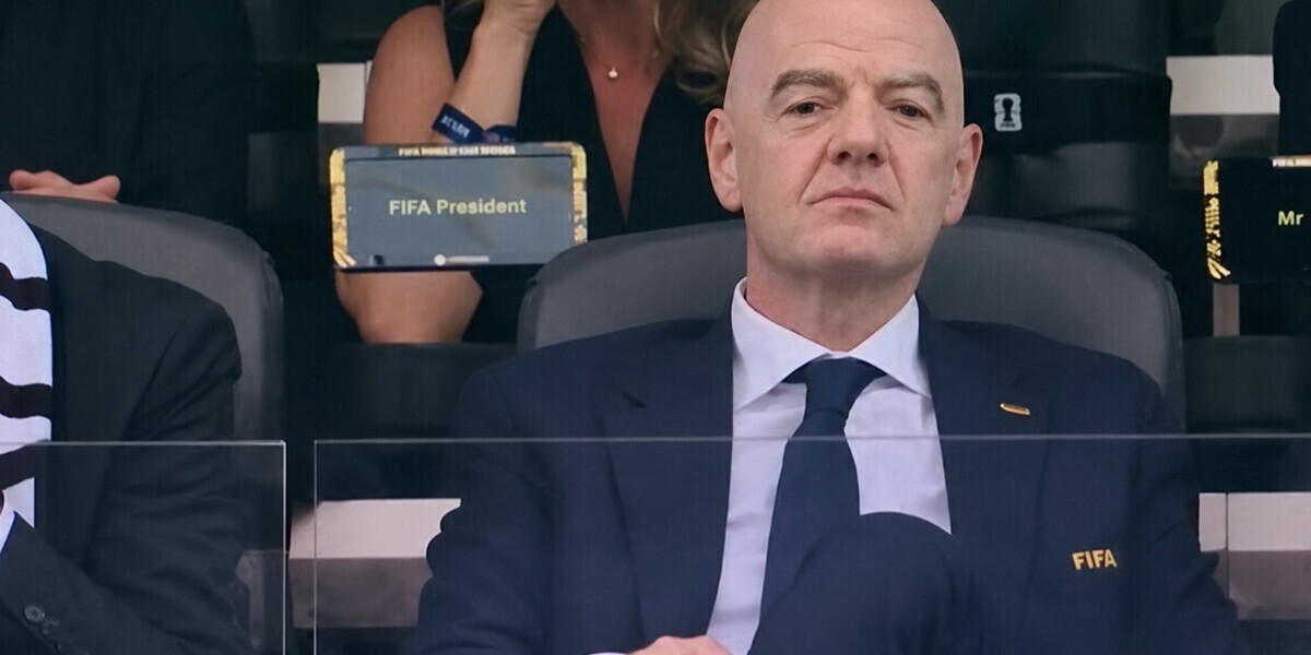 «La FIFA ne gagne absolument rien» : Infantino défend les pauses fraîcheur du Mondial