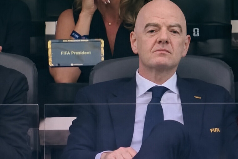 «La FIFA ne gagne absolument rien» : Infantino défend les pauses fraîcheur du Mondial