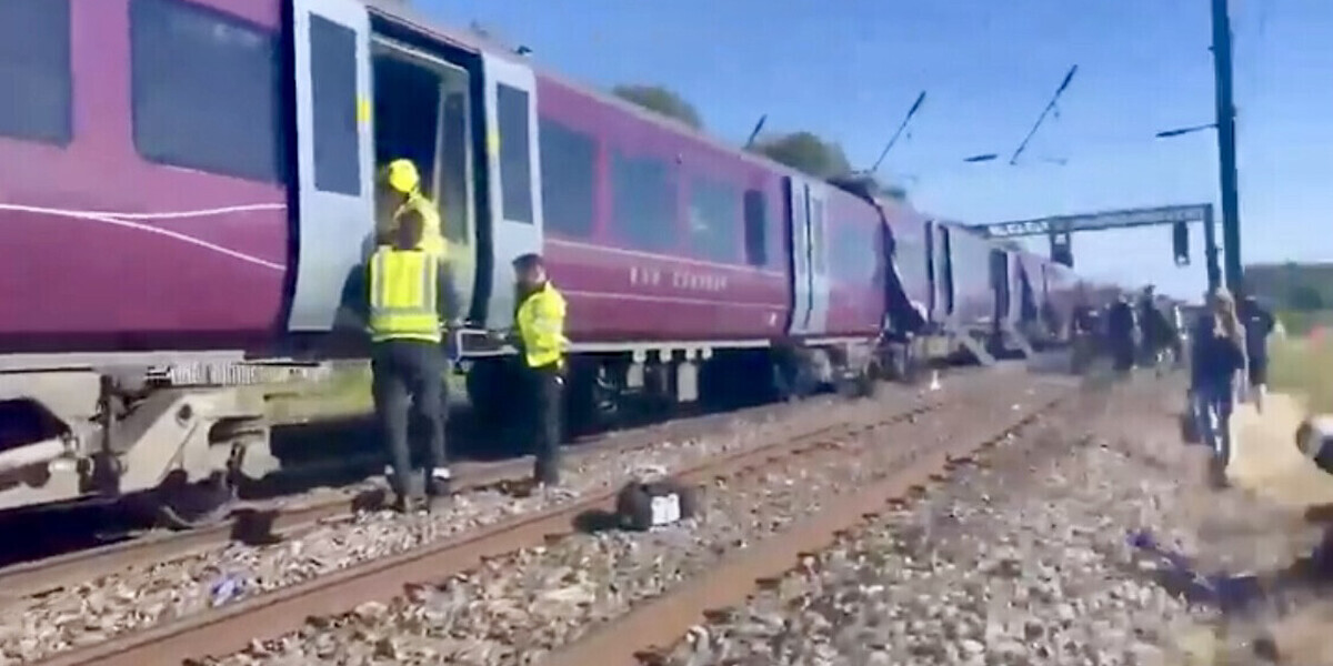 Collision ferroviaire près de Bedford : deux trains de voyageurs se percutent, plusieurs blessés graves