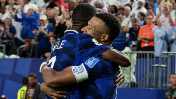 Mondial - Mbappé foudroie l’Irak, les Bleus filent en 16es malgré l’orage