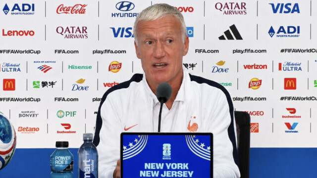 — Didier Deschamps: «S’il y a une équipe favorite, c’est bien l’Espagne.»