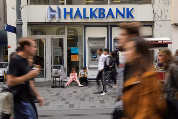 Affaire Halkbank : un témoin clé de l’enquête américaine risque neuf ans de prison après des années de coopération
