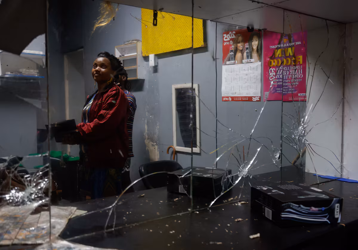South Africa: African migrants forced to flee after a wave of xenophobic attacks